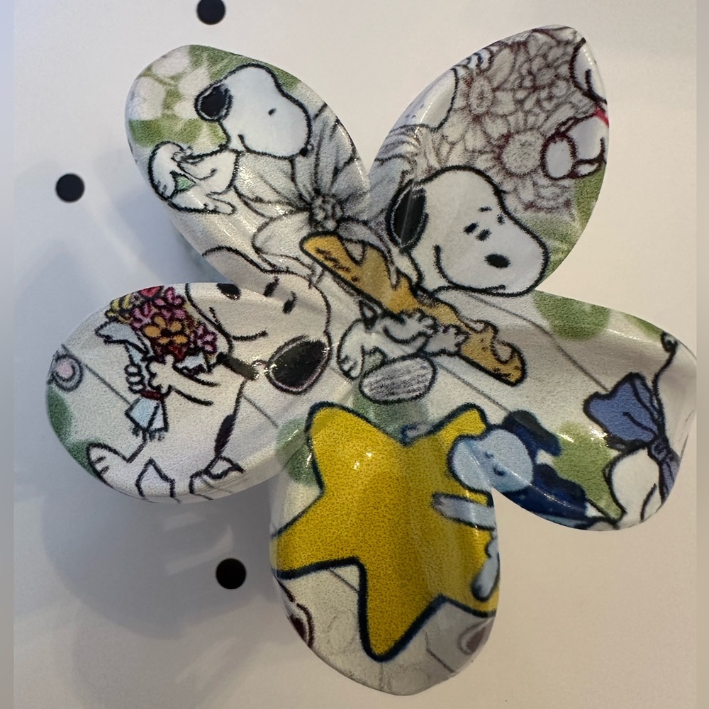 Snoopy Character Flower Hair Clip with Yellow Star